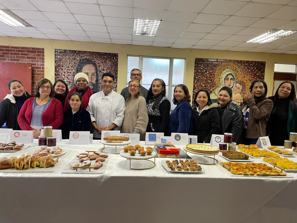 Personas Migrantes realizaron Taller de Repostería y Marketing Digital