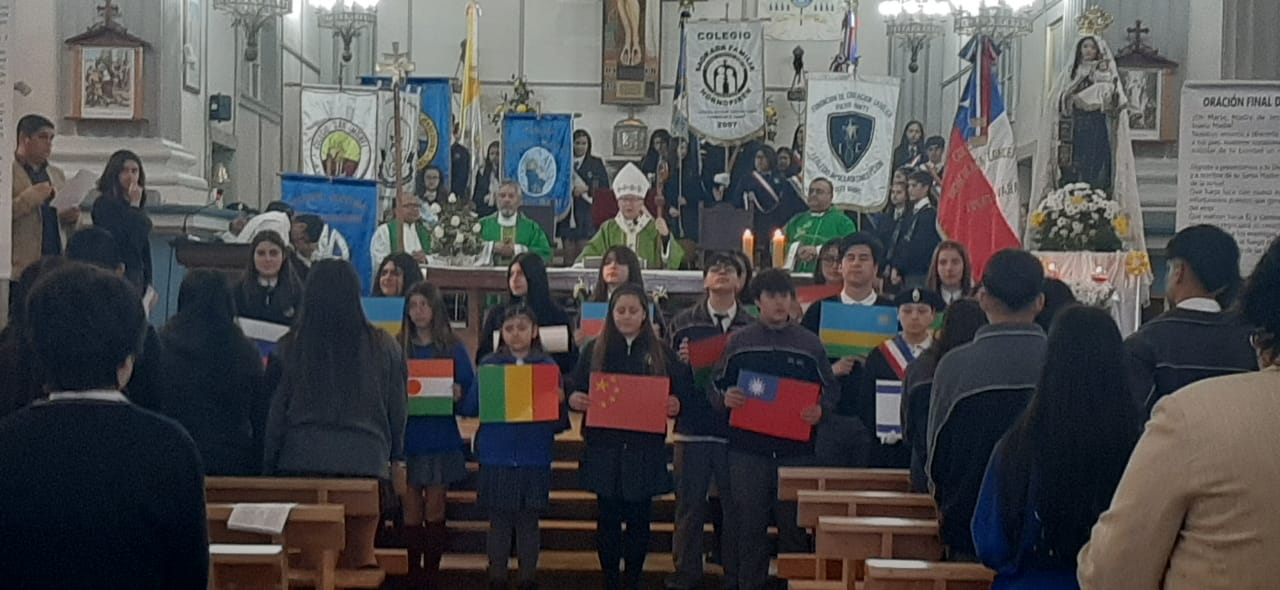 En Catedral de Puerto Montt establecimientos educacionales clausuran año escolar