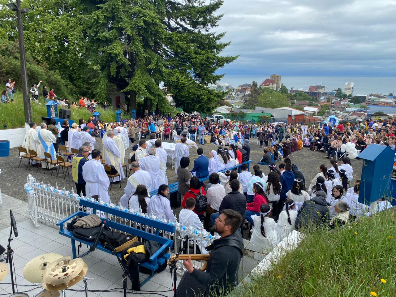 Con Alegría fieles de Puerto Montt celebraron la Inmaculada Concepción de la Virgen María
