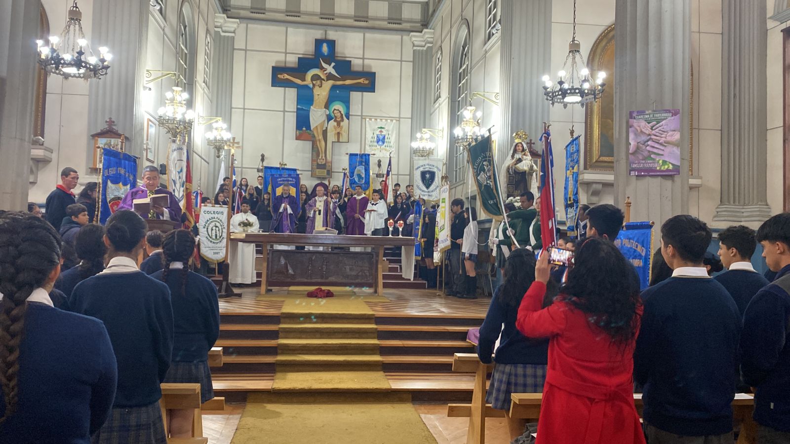 Colegios participaron de Misa de Inicio de año escolar 2024 en catedral de Puerto Montt