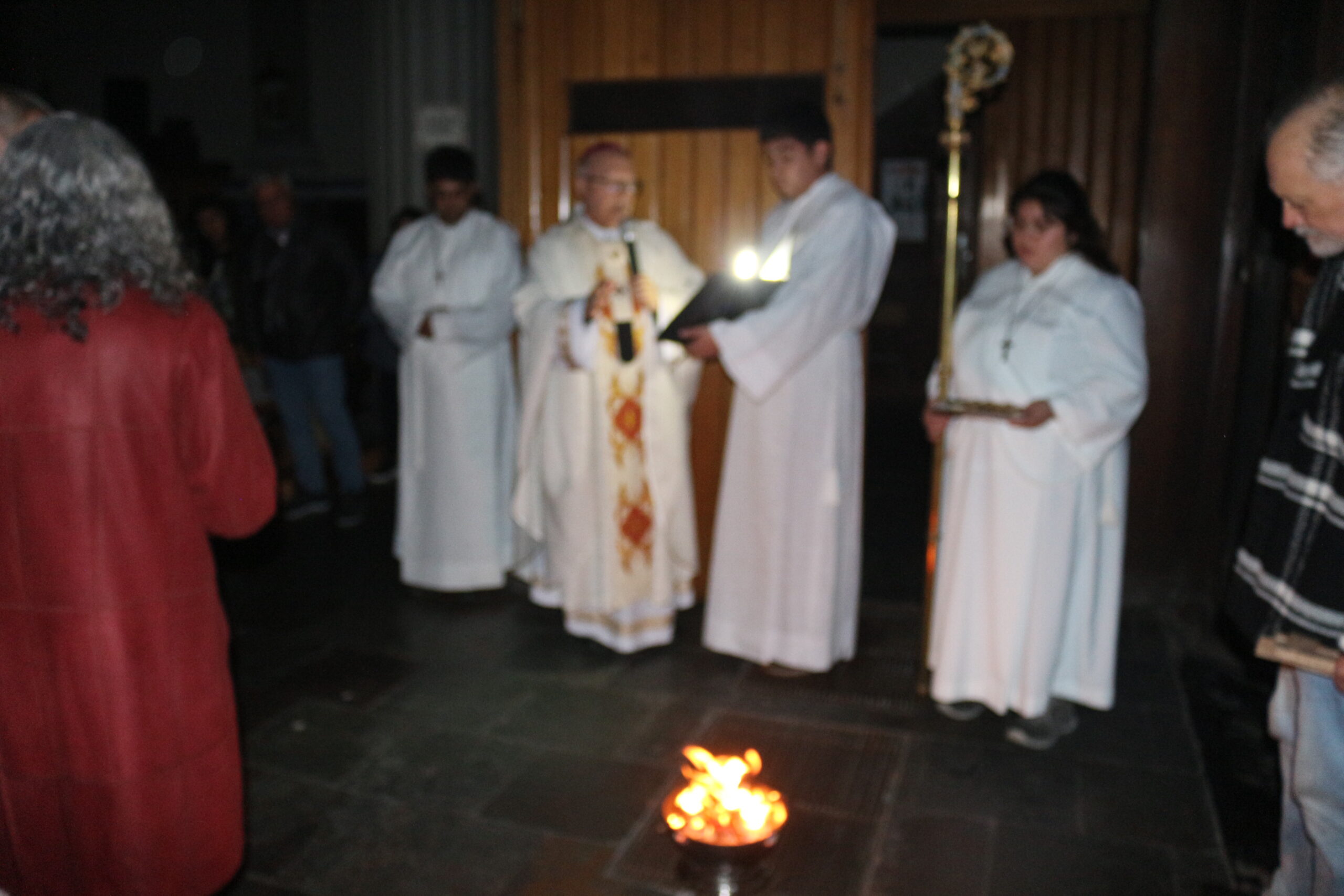 Vigilia Pascual en Puerto Montt: “Cristo resucitado se hace presente en nuestra vida”.