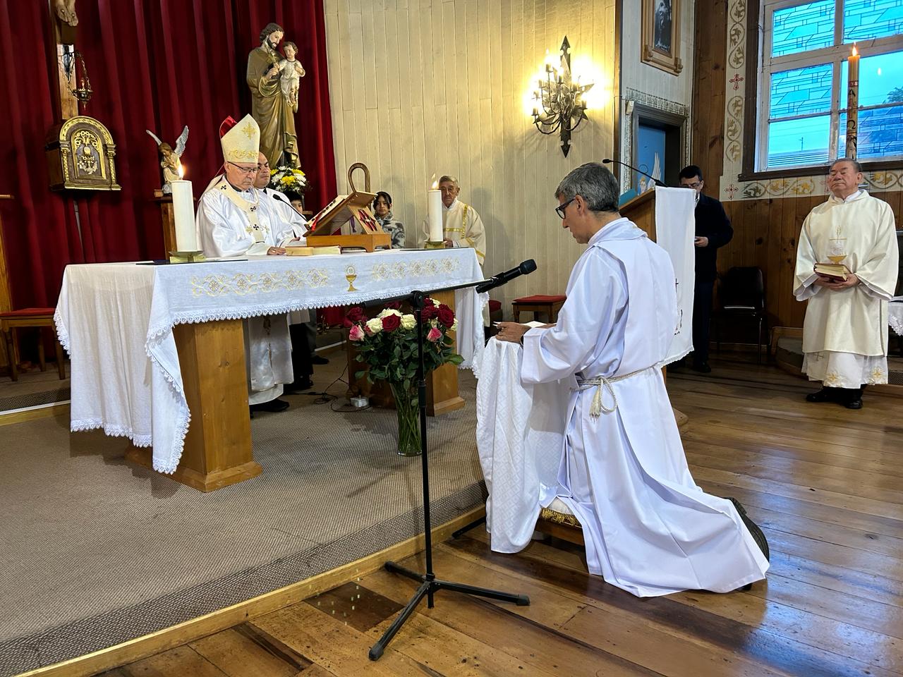 Padre Juan Manuel Varas toma posesión de la Parroquia de Llanquihue