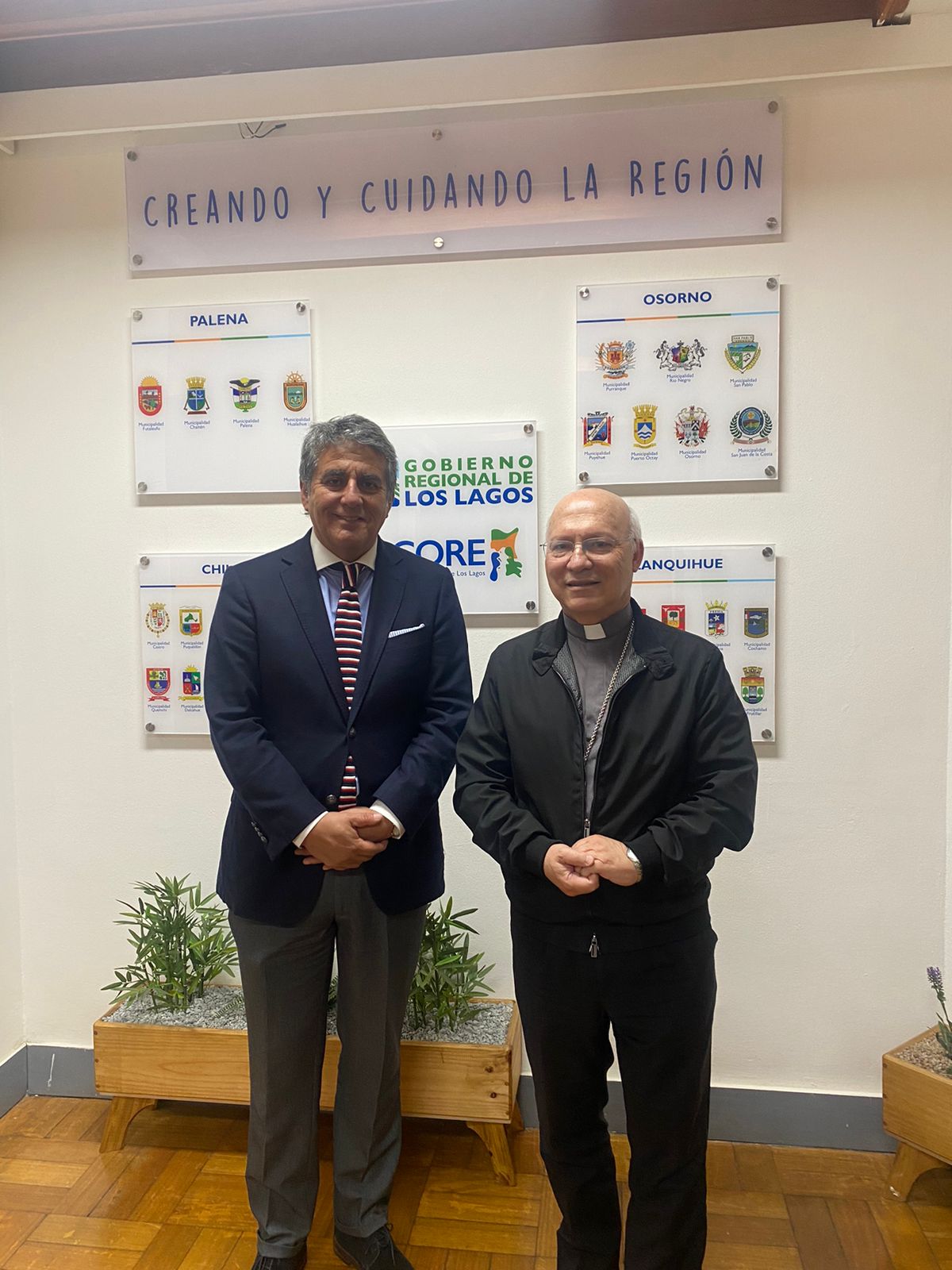 Arzobispo de Puerto Montt mantuvo encuentro con el nuevo Gobernador de la región de Los Lagos