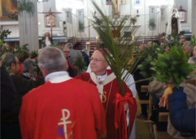 En la Catedral de Puerto Montt llegaron fieles para celebrar Domingo de Ramos