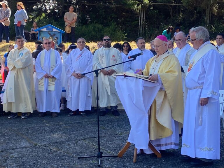 Fieles de Puerto Montt se congregaron para celebrar a la Virgen María