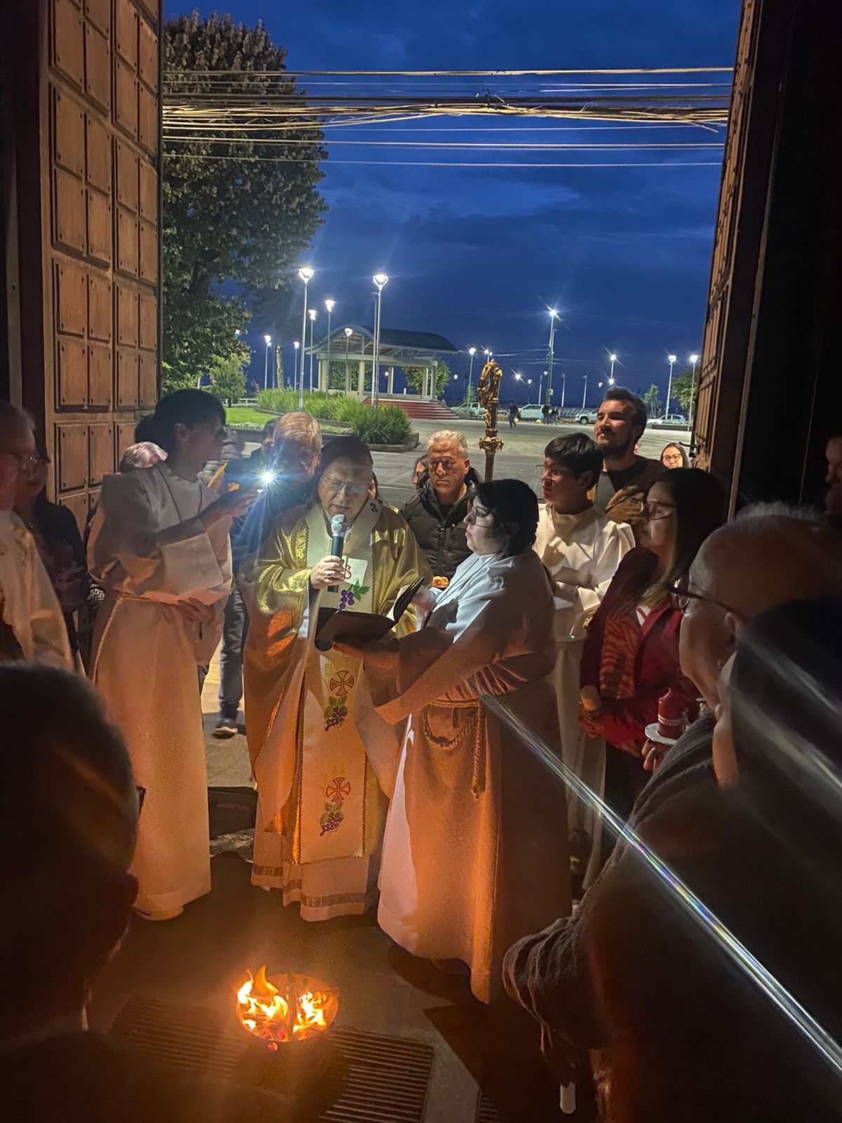 La Vigilia Pascual  se realizó en la Catedral de Puerto Montt