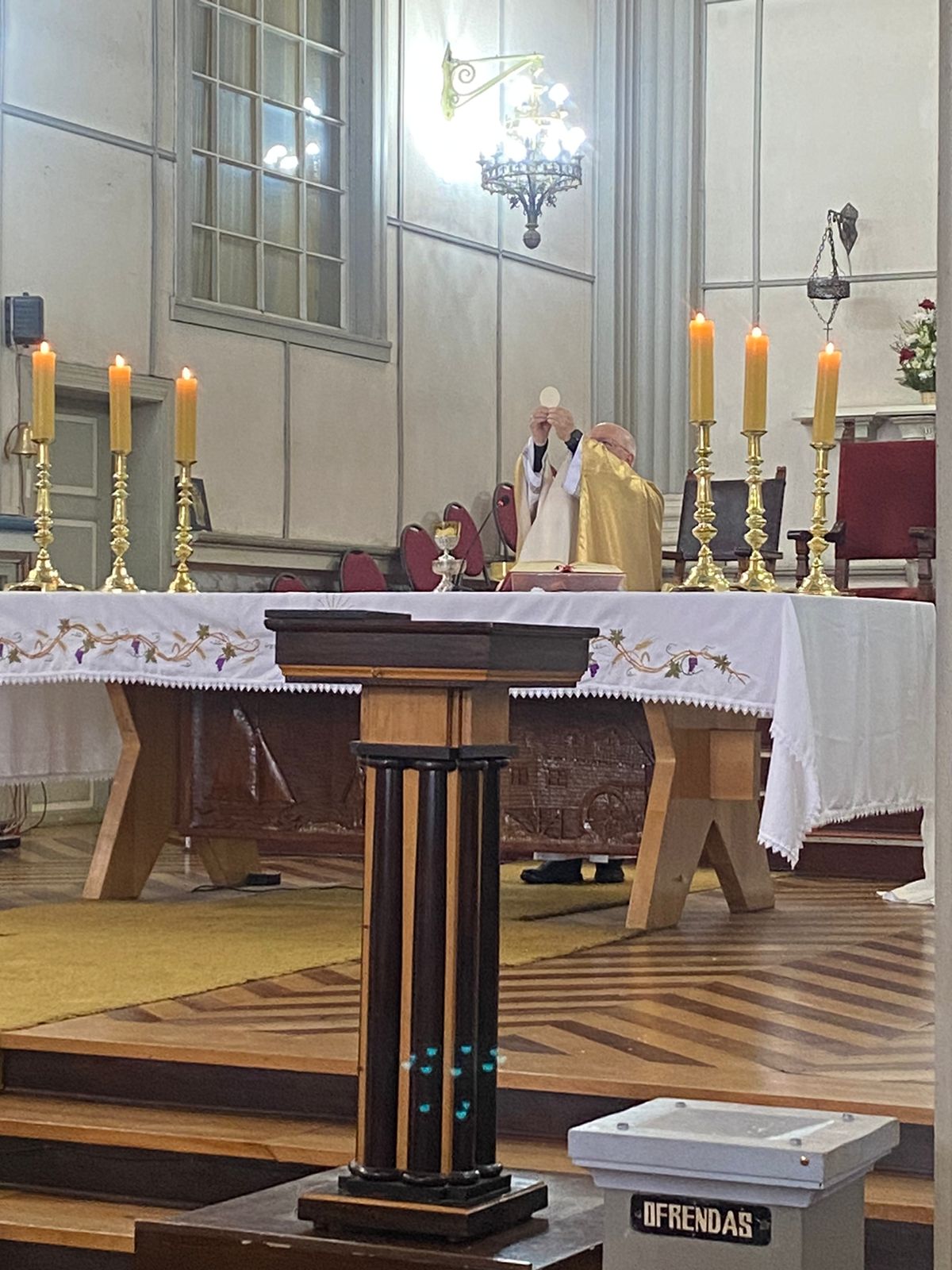 La Iglesia de Puerto Montt  celebró con alegría el Domingo de Pascua, centro de la fe cristiana