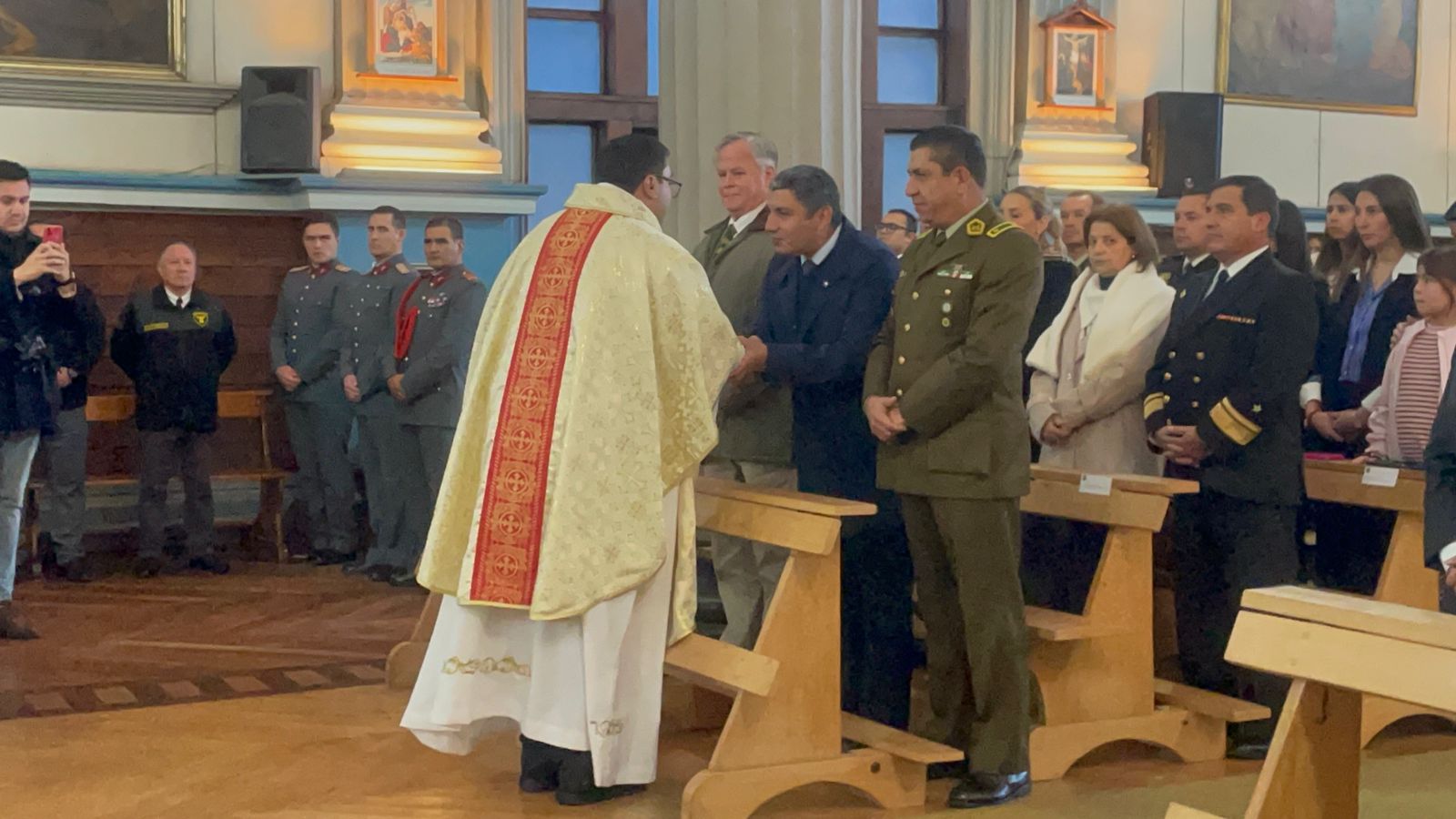 Misa en la Catedral de Puerto Montt por el 99° Aniversario de Carabineros de Chile
