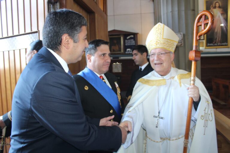 Fe, patriotismo y memoria marcaron el Te Deum de las Glorias Navales en la Catedral de Puerto Montt