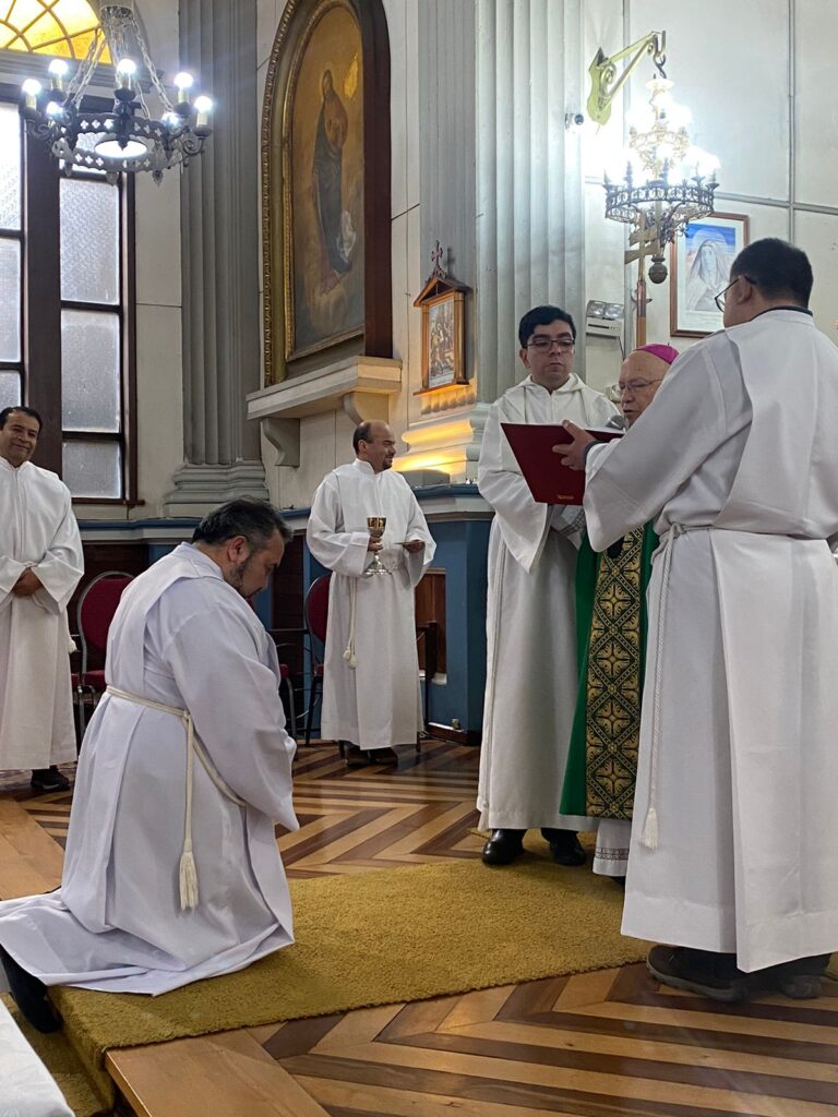 Nuevo ministro acólito fue instituido en la Catedral Metropolitana de Puerto Montt